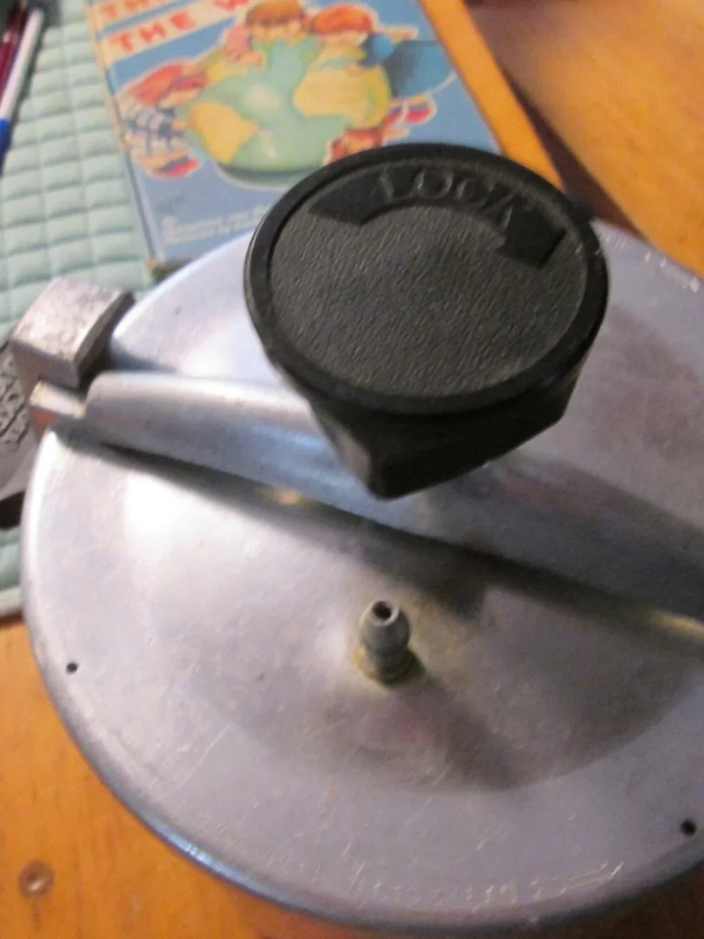 Vtg Wearever chicken cooker pressure cooker seal locked stove top